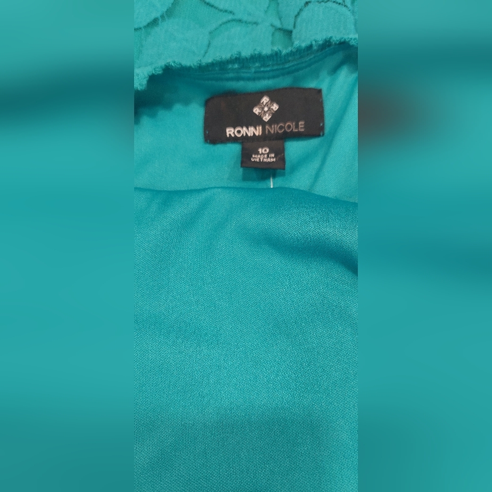 Ronni Nicole Emerald Lace Midi Dress - Picture 7 of 7